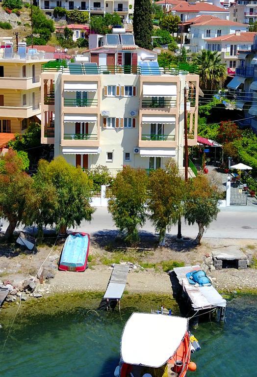 Matrona Apartments Poros Town エクステリア 写真