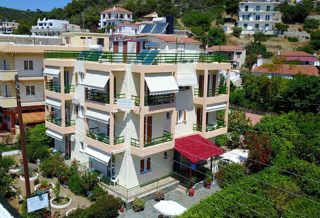 Matrona Apartments Poros Town エクステリア 写真