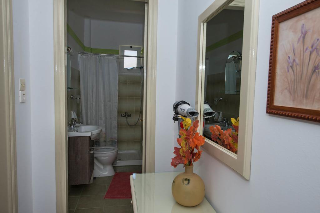 Matrona Apartments Poros Town エクステリア 写真