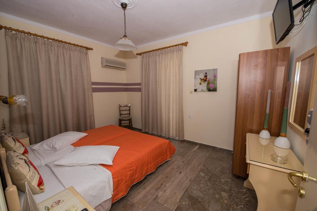Matrona Apartments Poros Town エクステリア 写真