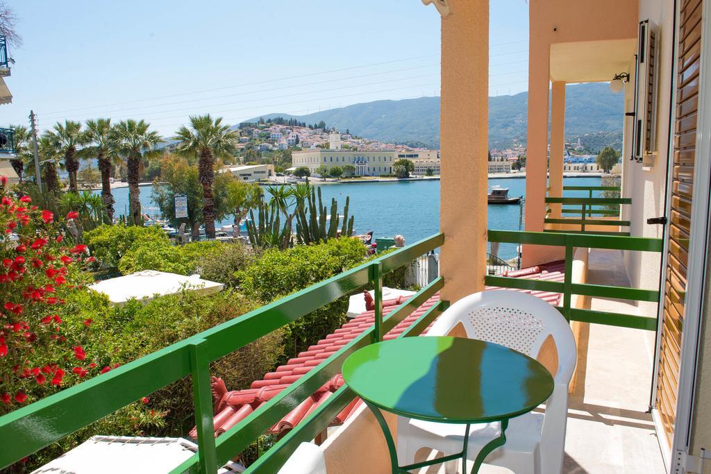 Matrona Apartments Poros Town エクステリア 写真