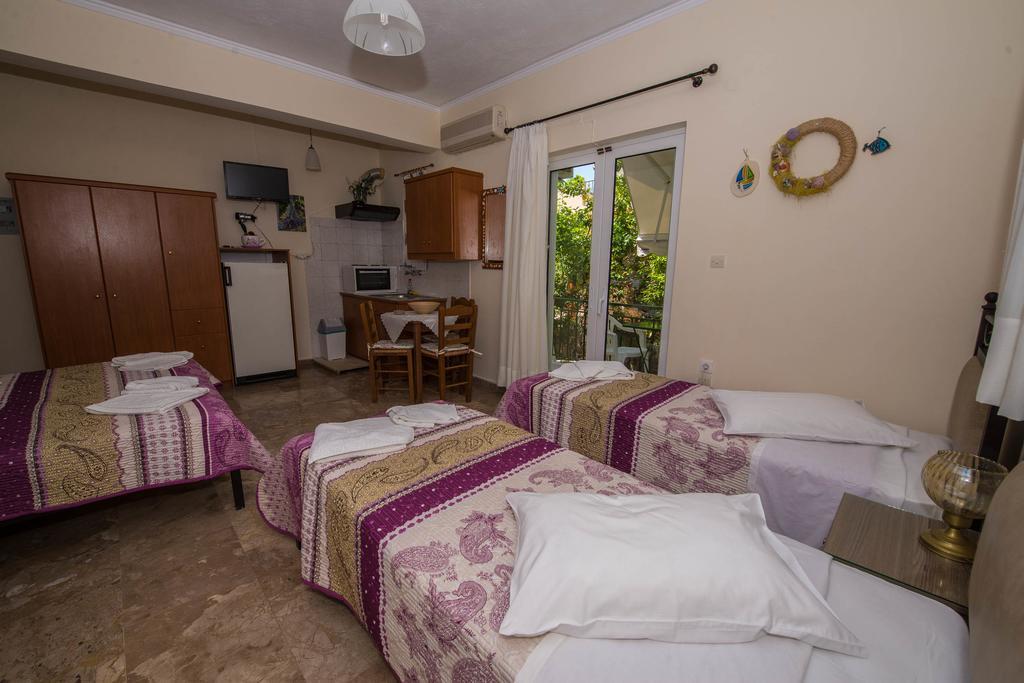 Matrona Apartments Poros Town エクステリア 写真