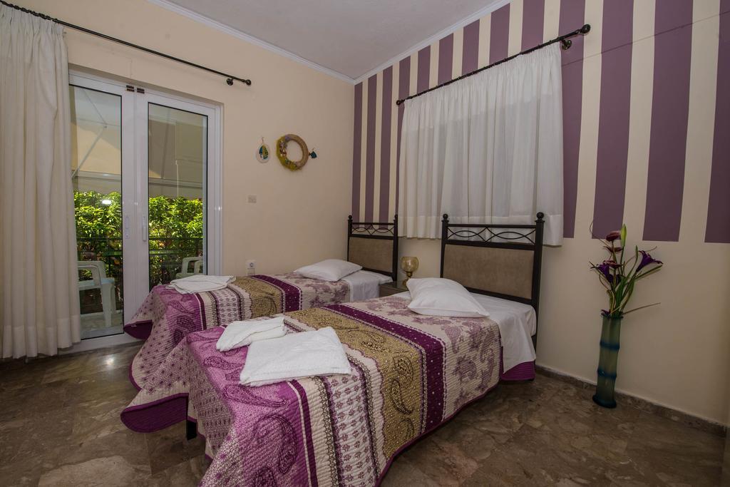 Matrona Apartments Poros Town エクステリア 写真