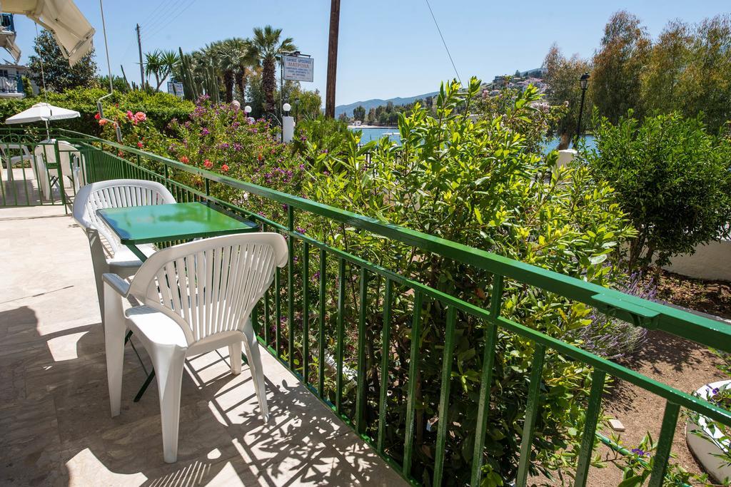 Matrona Apartments Poros Town エクステリア 写真