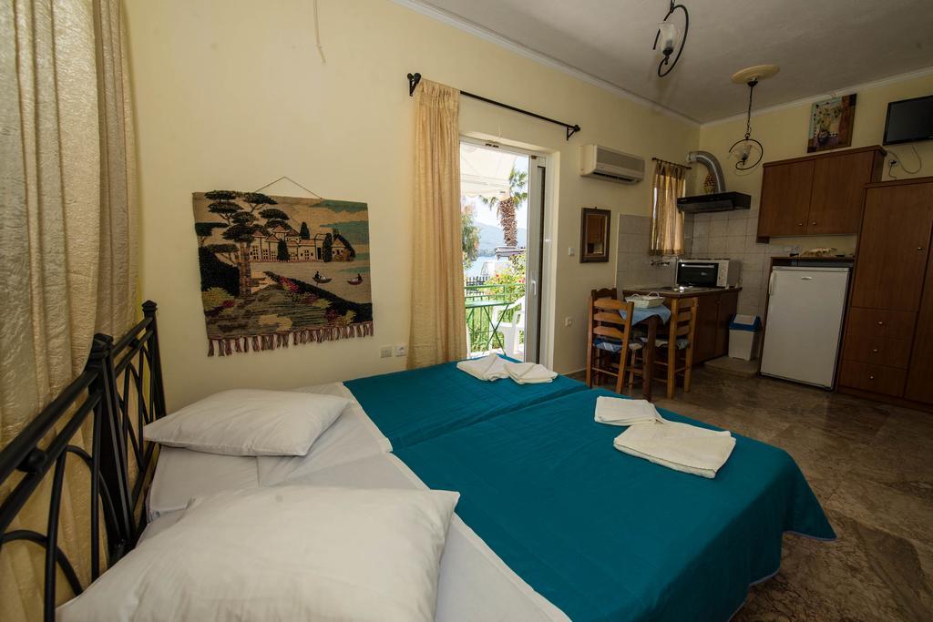 Matrona Apartments Poros Town エクステリア 写真