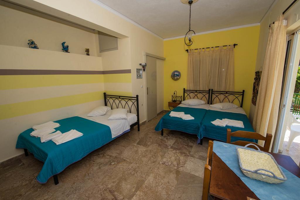 Matrona Apartments Poros Town エクステリア 写真