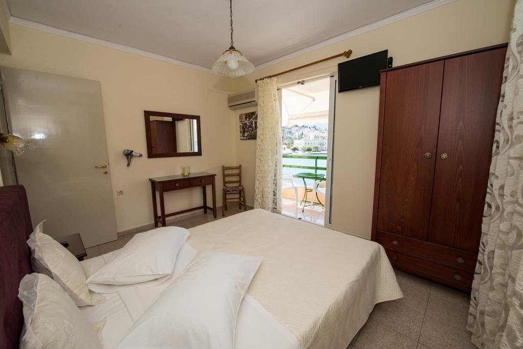 Matrona Apartments Poros Town エクステリア 写真