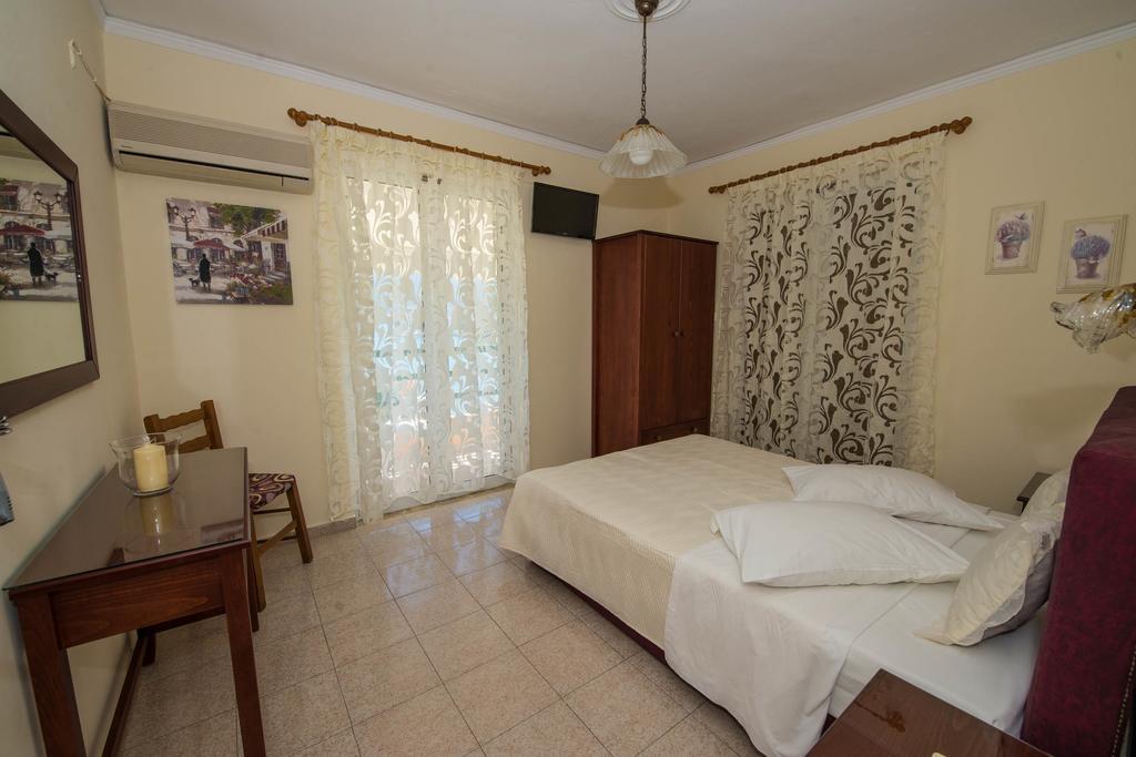 Matrona Apartments Poros Town エクステリア 写真